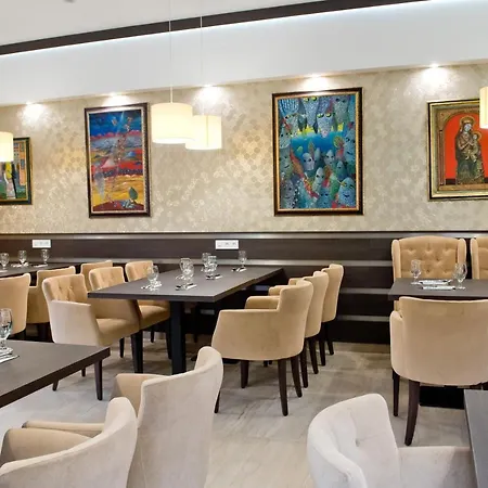 Toldi Fogado Otel 4*