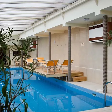 Toldi Fogado Hotel