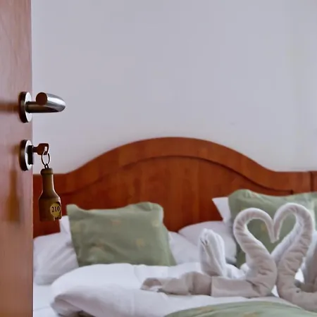 Hotel Toldi Fogado