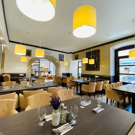 Hotel Toldi Fogado
