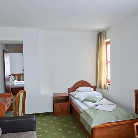 Hotell Toldi Fogado