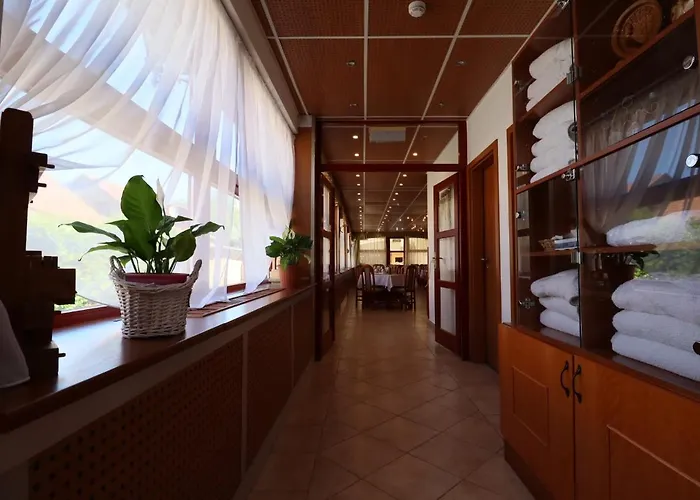 Hotel Toldi Fogado