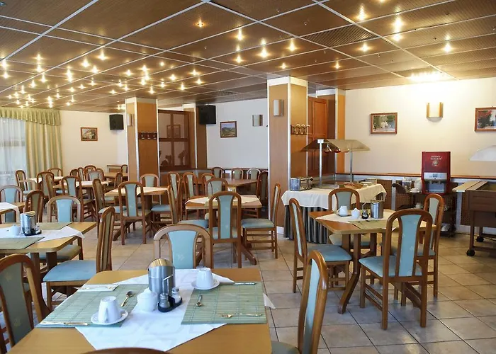Toldi Fogado Otel 4*