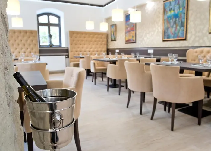 Toldi Fogado Otel 4*